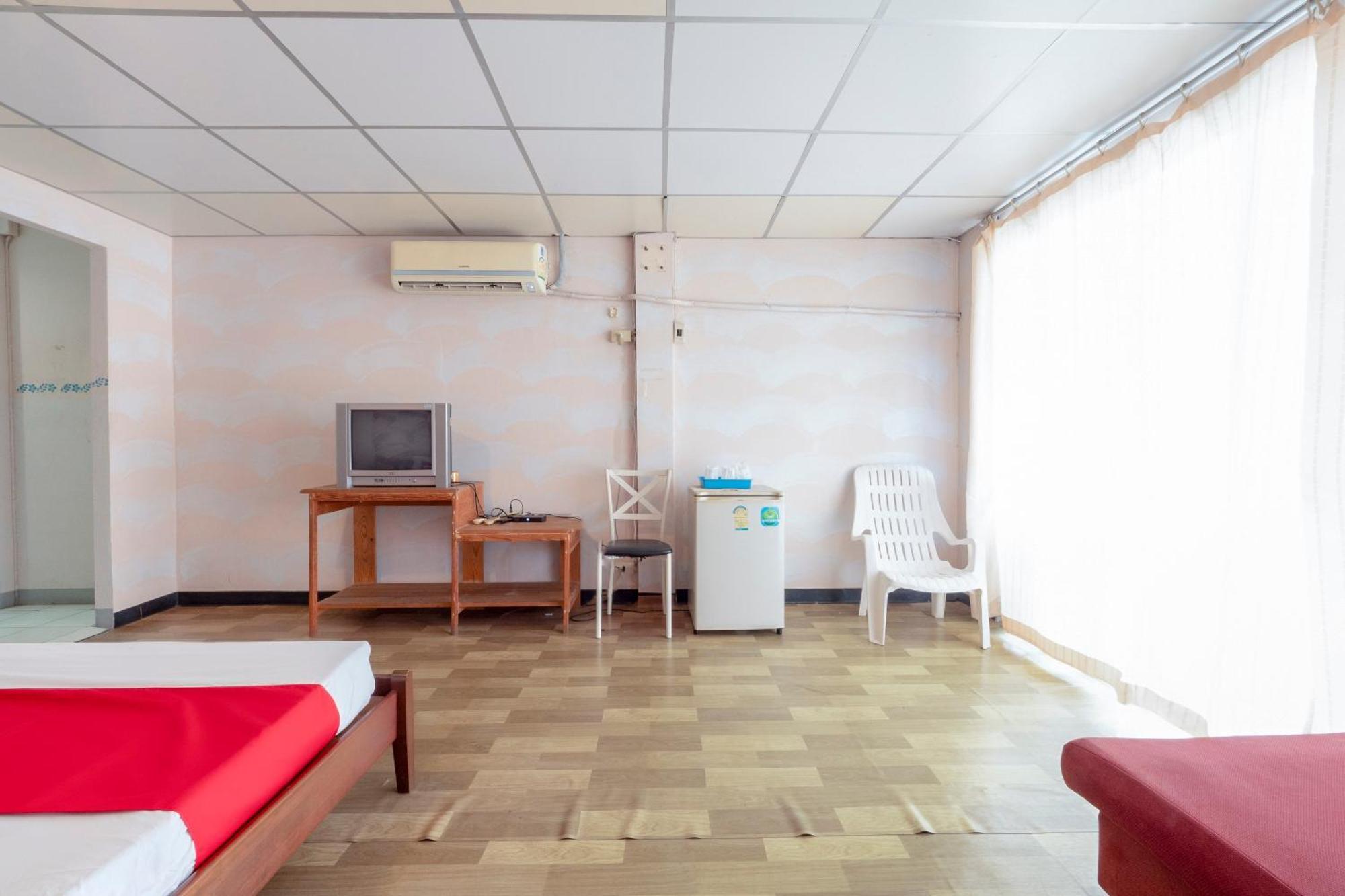Hotel Oyo 1152 Hongpak Mint à Bangsaen Extérieur photo